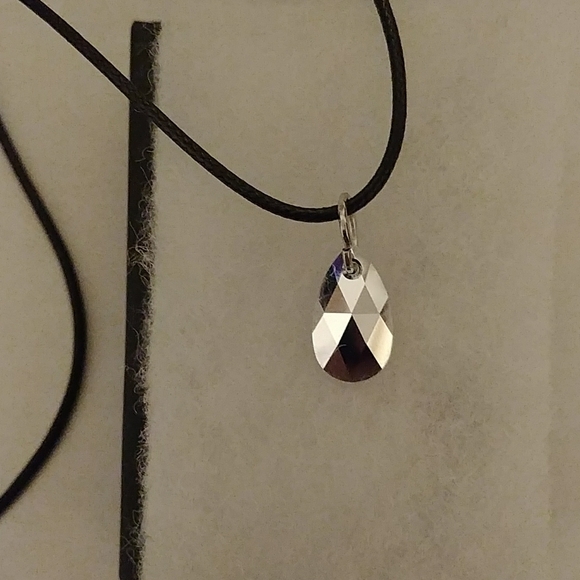 Jacksonville Green Crystal Teardrop Necklace - Picture 5 of 8